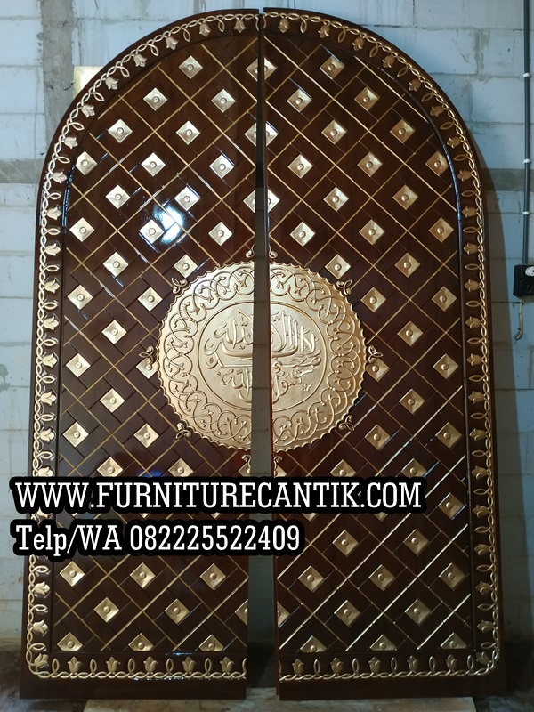 Pintu Masjid Kayu Jati Tua