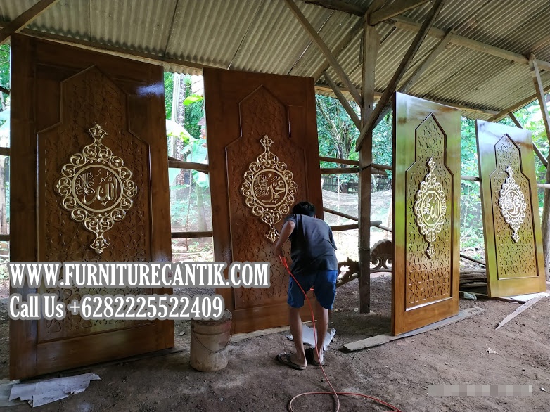 Pintu Masjid Kayu Jati Ukir Kaligrafi